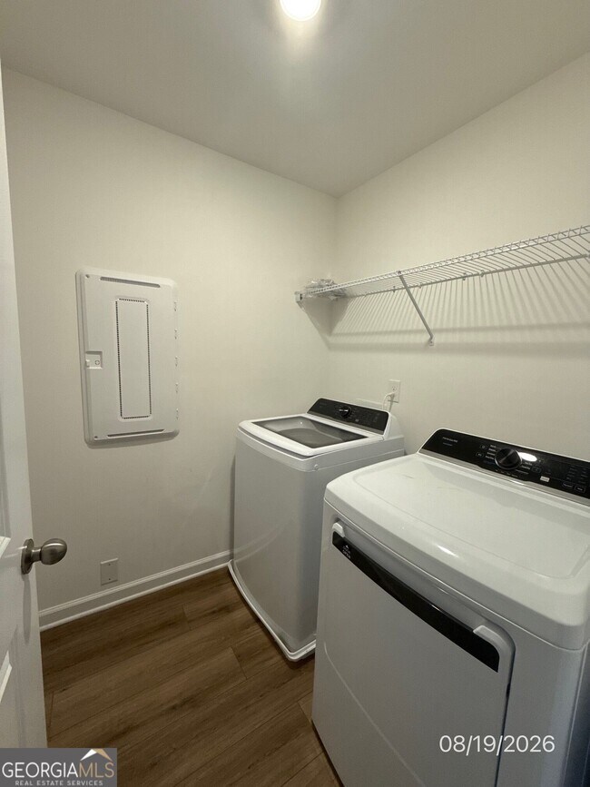 Building Photo - 229 Kenoot Dr