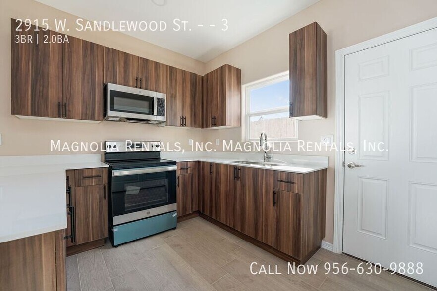 Building Photo - 2915 W Sandlewood St