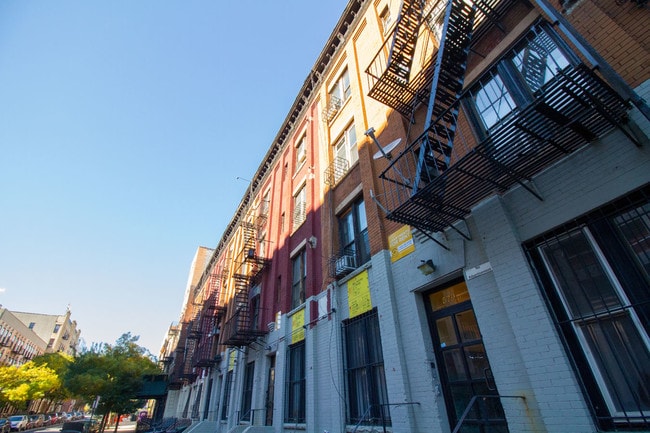 Building Photo - 579 Saint Johns Pl