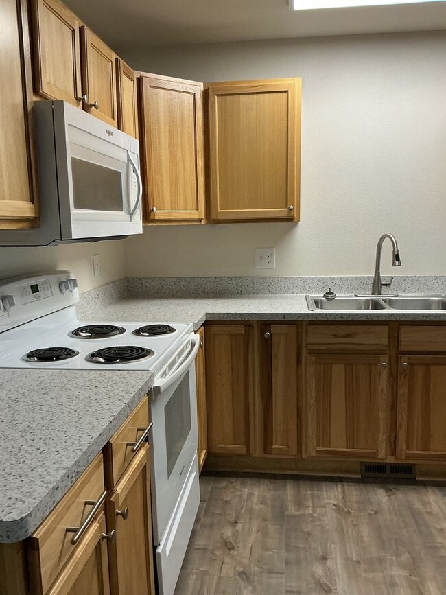 Building Photo - 16662 Shaw Pine Ct