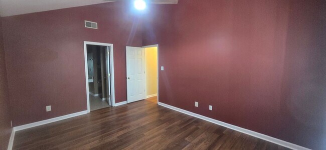 Building Photo - 3313 Fort Harrods Ct