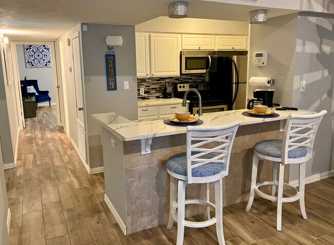 Building Photo - 12500 Melville Dr