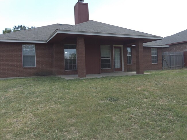 Building Photo - 4201 Windwood Dr