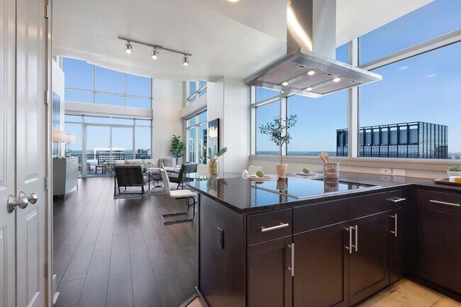 Building Photo - 102 Colorado St