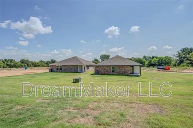 Building Photo - 2401 28th Ter