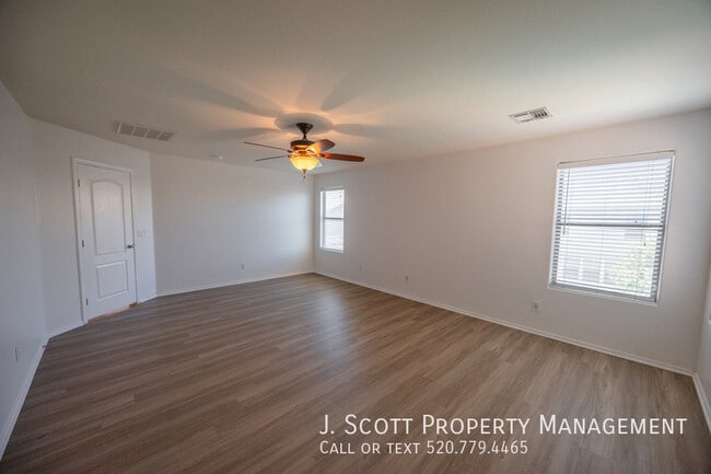 Building Photo - 3425 E Bartlett Dr