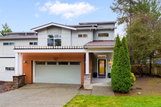 Primary Photo - 7704 151st Ave NE