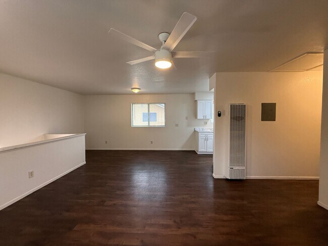 Building Photo - N57000