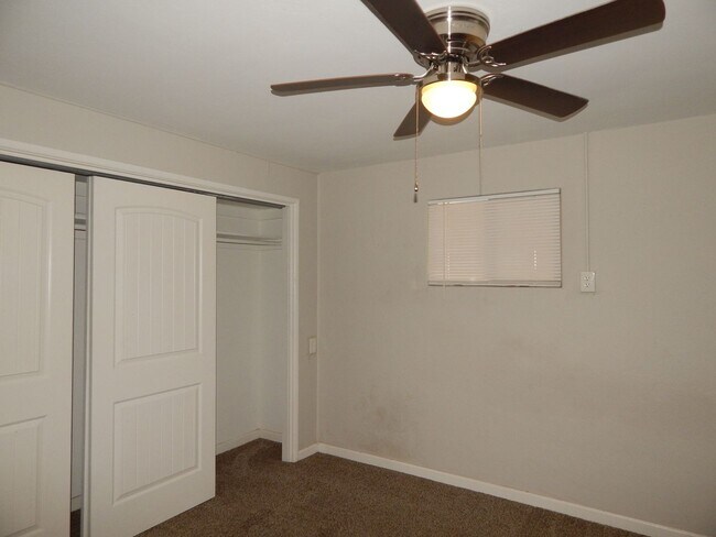 Building Photo - Available NOW! Private 1 bedroom with AC
