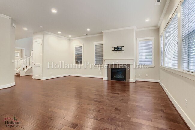 Building Photo - 17435 SW Forest Hollow St
