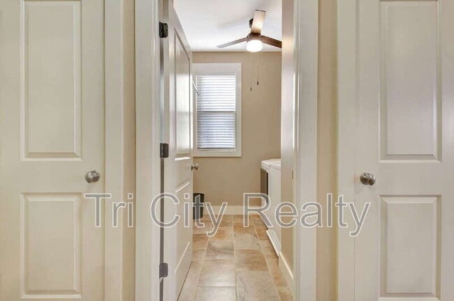 Building Photo - 175 Ridgeway Ct