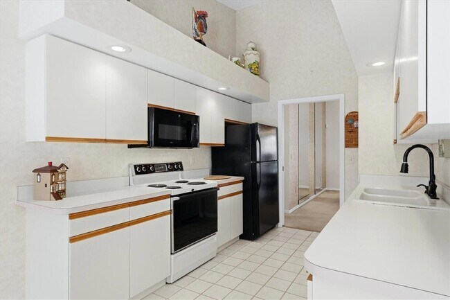 Building Photo - 4450 Del Sol Blvd