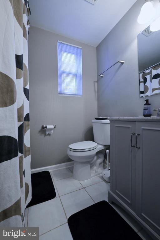 Building Photo - 4709 Jay St NE