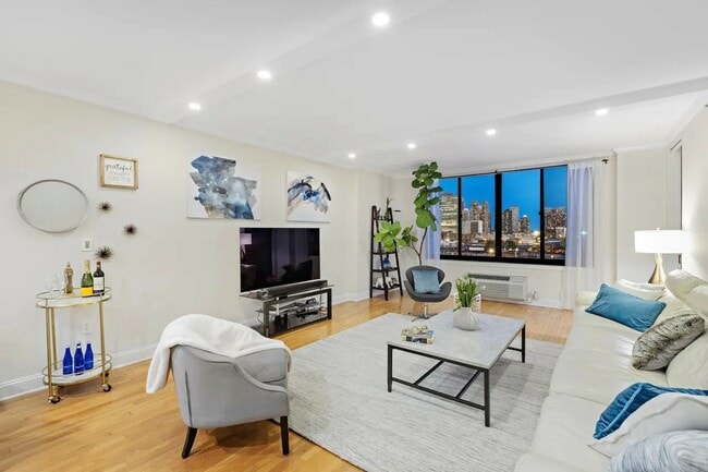 Building Photo - 415 Newark St.