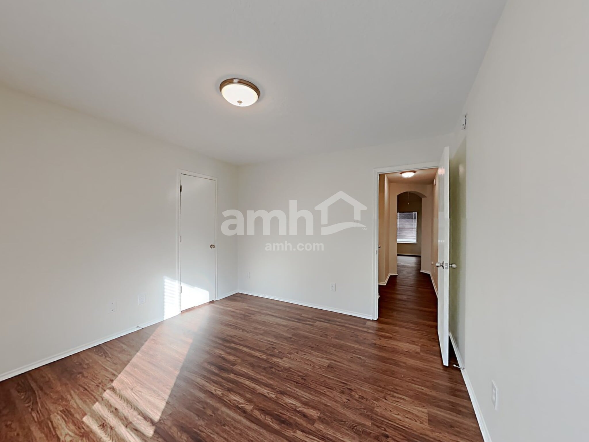 Building Photo - 20111 Niagara Falls Dr