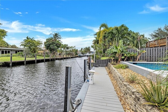 Building Photo - 1608 SW 5th Ct