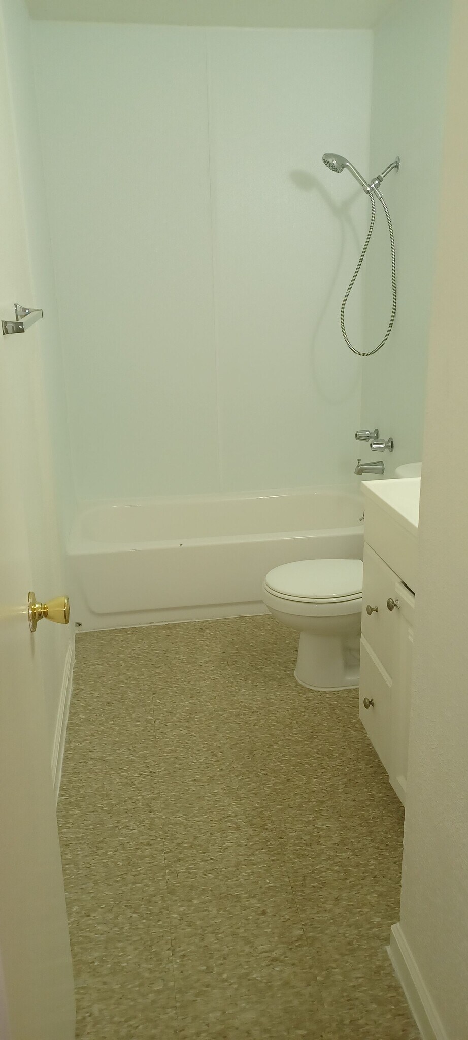 Building Photo - 218 W Dakota Ave