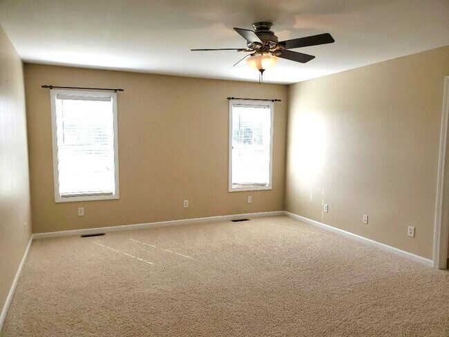 Building Photo - You have to see this beauty!