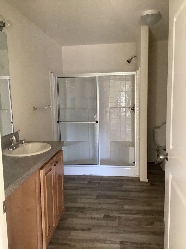 Building Photo - New 3 bedroom, 2 bath home