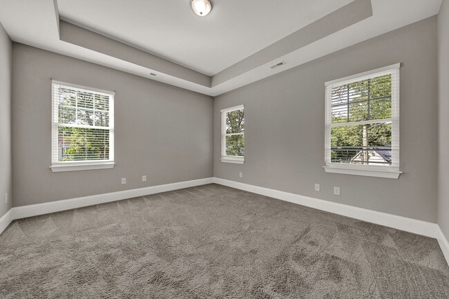 Building Photo - Two Story Cottage In Historic Waxhaw