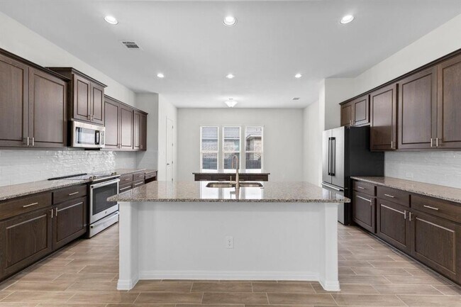 Building Photo - 104 Scenic Hills Cir