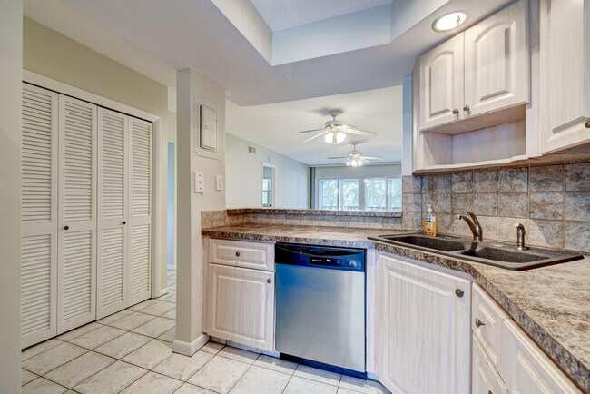 Building Photo - 1200 SW 12th Ct