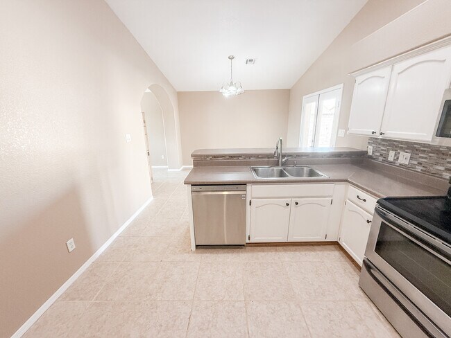 Building Photo - 9586 E 38th Pl