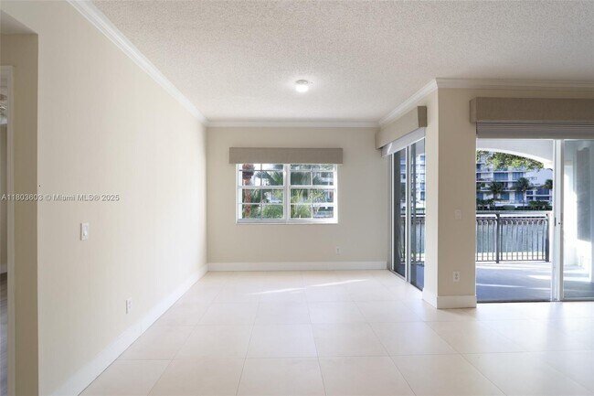 Building Photo - 3245 NE 184th St