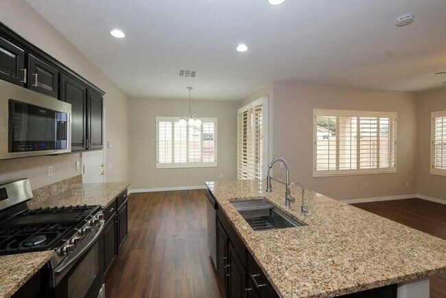 Building Photo - Move-In Ready Home in Highly Desirable Lagos Vistoso