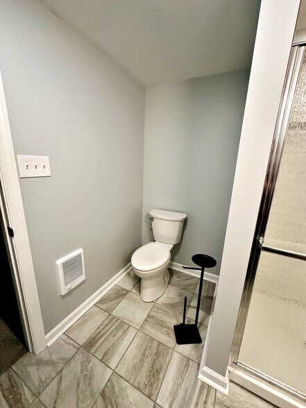 Building Photo - 508 Dick St