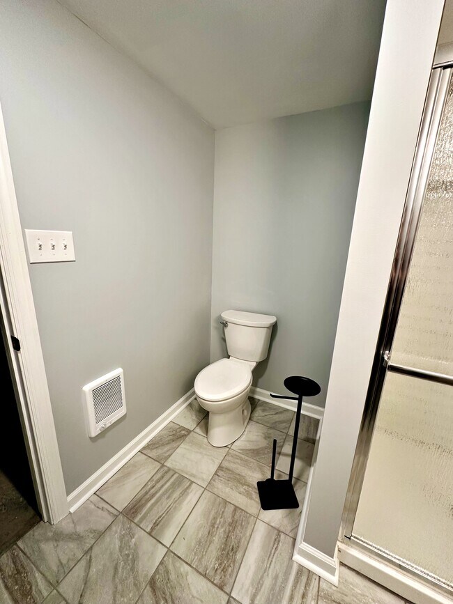 Building Photo - 508 Dick St