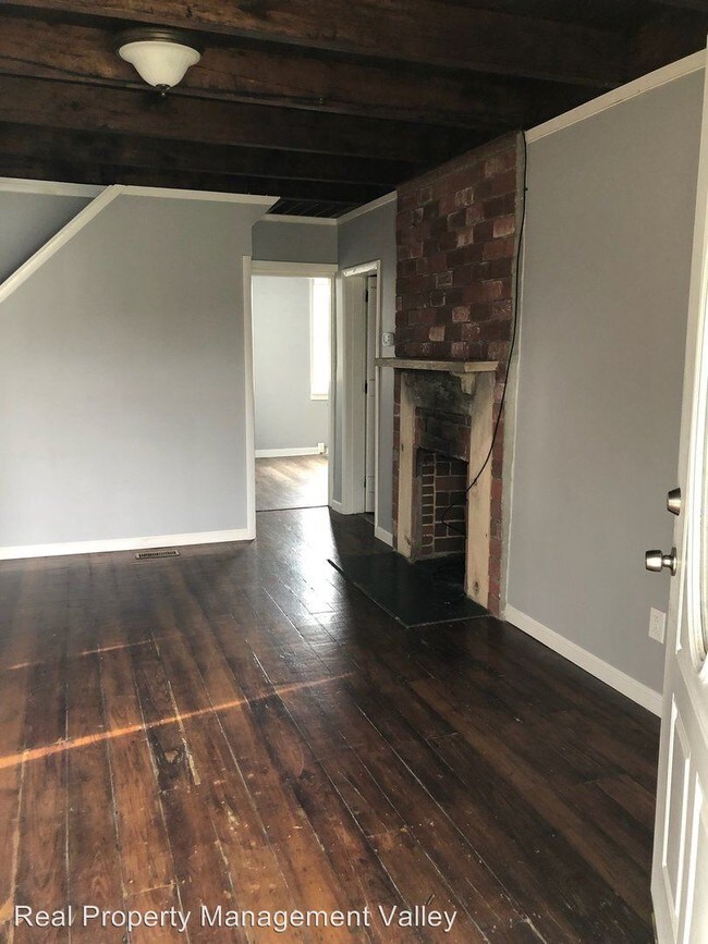 Building Photo - 3 br, 2 bath House - 222 Chestnut Street