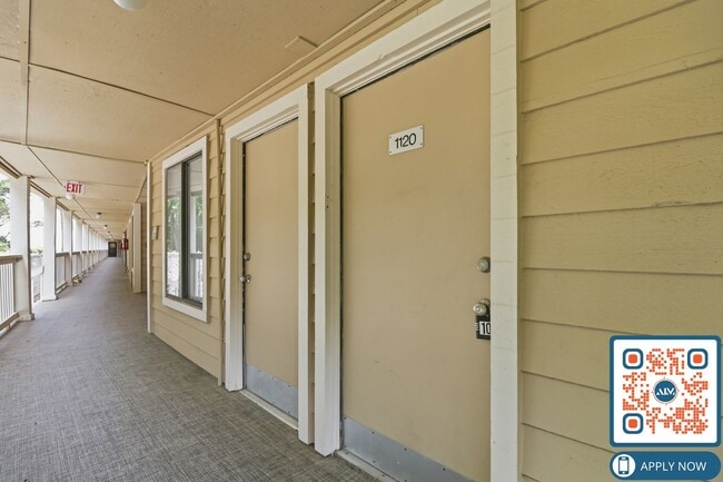 Building Photo - Fully Furnished 2BR Condo in Hilton Head’s North End – $150 Off First Month’s Rent!
