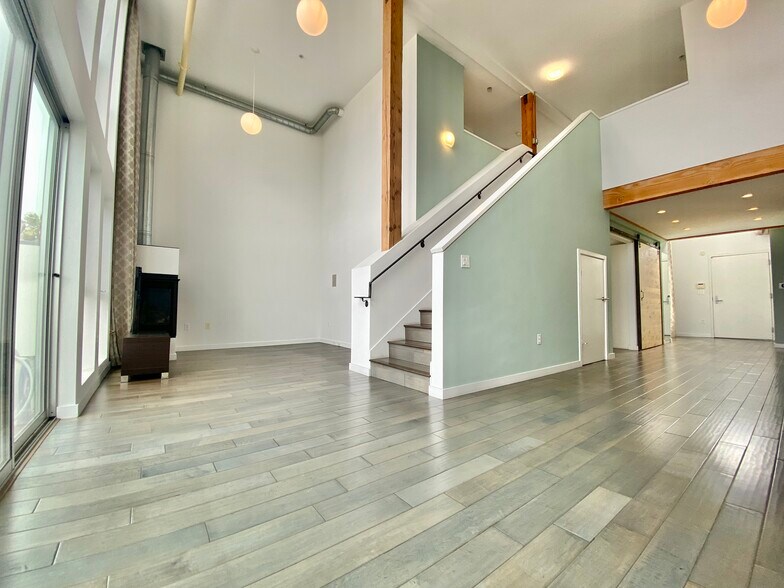 Building Photo - 4215 Glencoe Ave