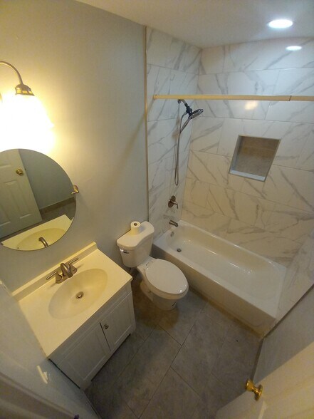 Bathroom - 18051 NW 40th Pl