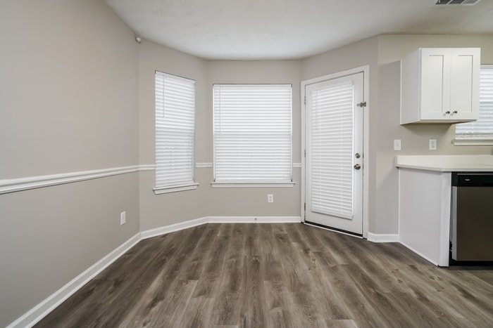 Building Photo - 2802 Knoll View Pl