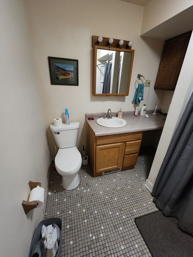 Building Photo - 935 Vilas Ave