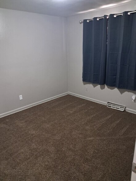 Building Photo - 1011 Emporia St