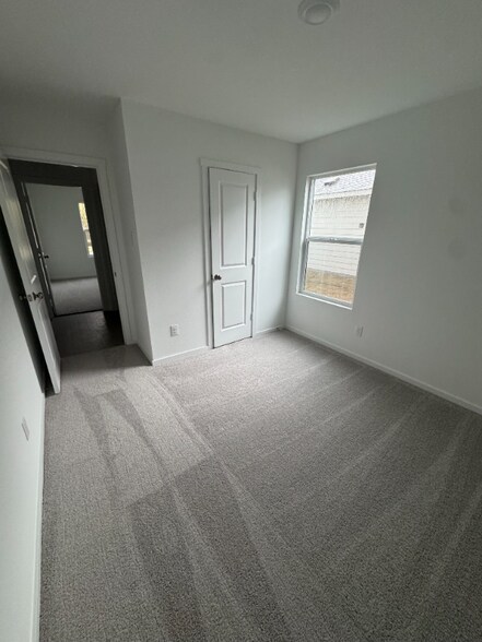 Building Photo - 7116 Waterford Crk Ct