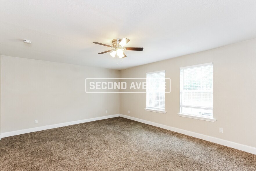 Building Photo - 2114 S Tyler St