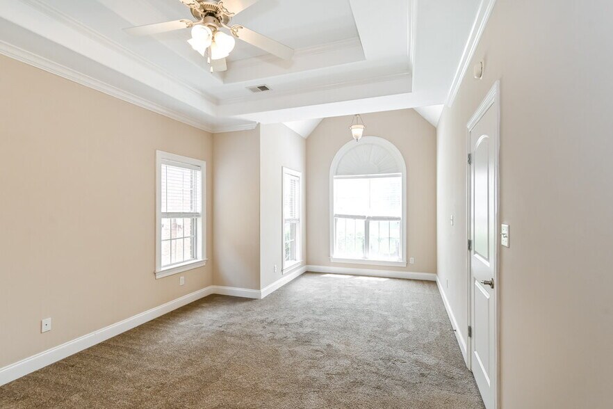Building Photo - 4869 Rosebrook Cir E