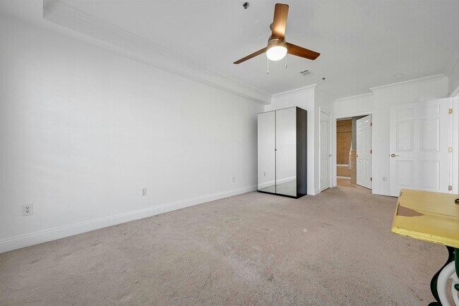 Building Photo - 64 Madison St