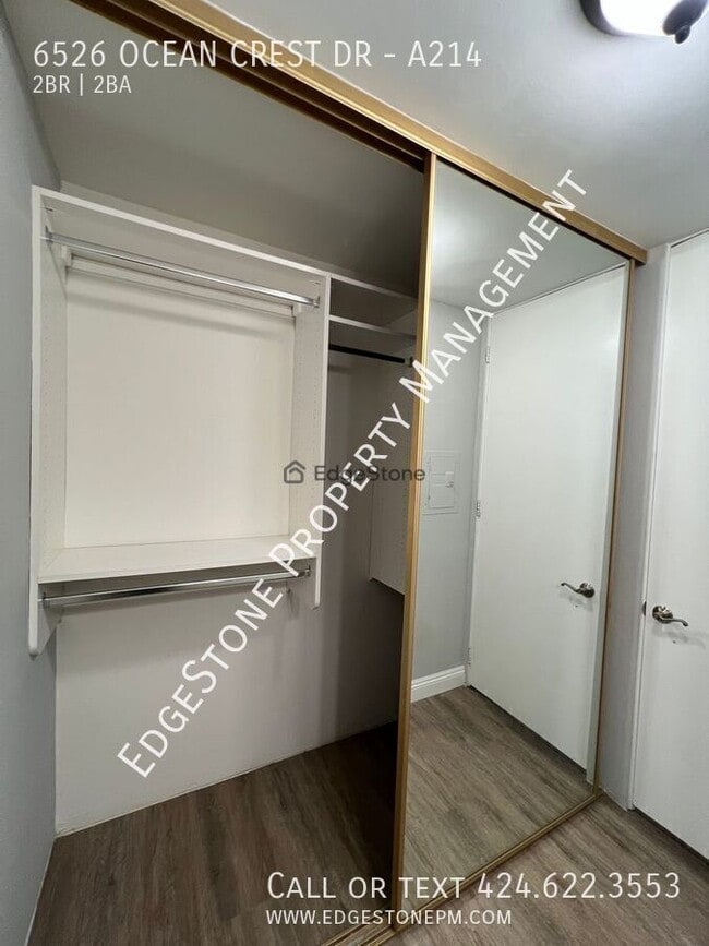 Building Photo - 6526 Ocean Crest Dr