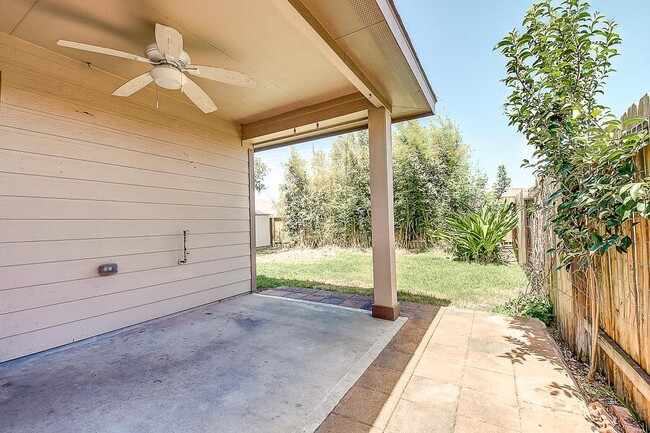 Building Photo - 27014 Henson Falls Dr