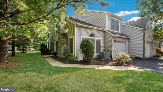 Primary Photo - 48 Walton Ct