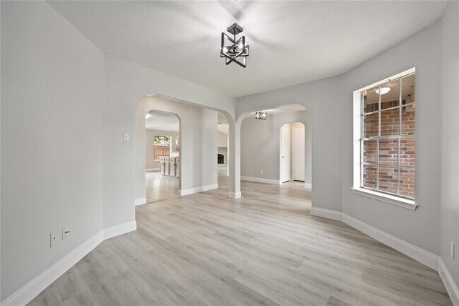 Building Photo - 6647 Amberfield Ln