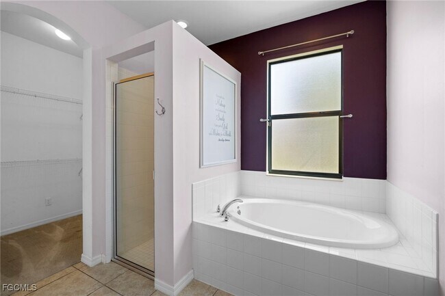 Building Photo - 1322 SW 22nd Ave