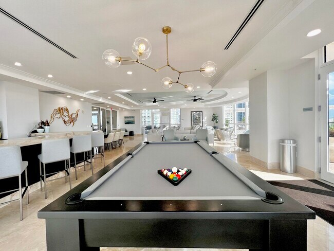 Building Photo - 511 SE 5 Ave