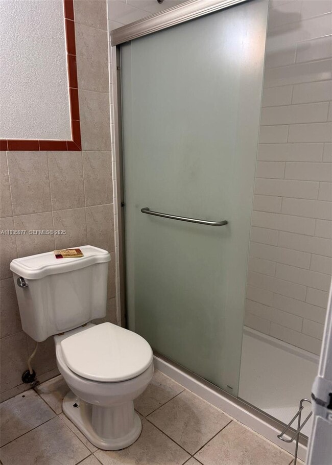 Building Photo - 8897 Fontainebleau Blvd