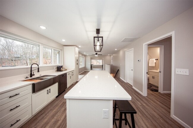 Building Photo - 12147 Pebble Point Rd